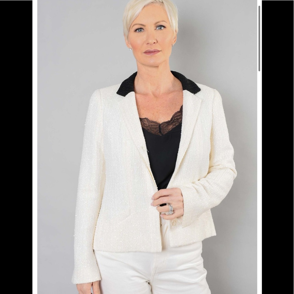 🔥sold🔥Authentic Chanel white sequin blazer-size 38 (med)* - Picture 3 of 16
